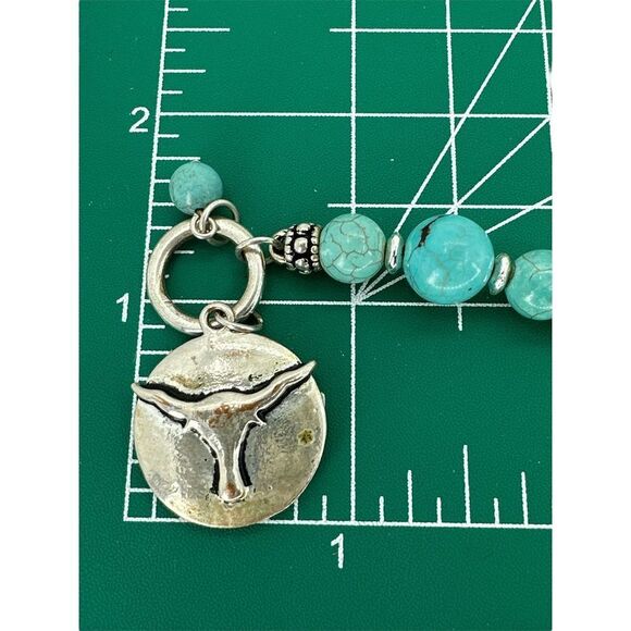 Howlite Turquoise Beaded with Bull Dangle Bracelet Toggle Clasp - Picture 5 of 6